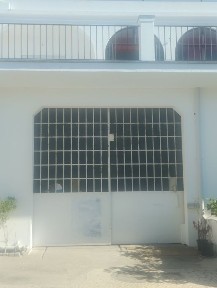 Armazém Alugo 125m2 FUNCHALINHO 4 m Pé Direito.