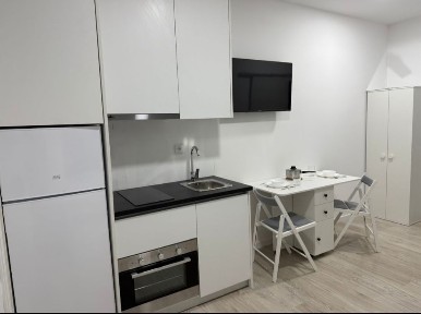 T0 NOVO Com PISCINA e DESPESAS Todas INCLUÍDAS de 500€ a 600€