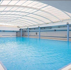 Apartamento T1 com garagem e piscinas