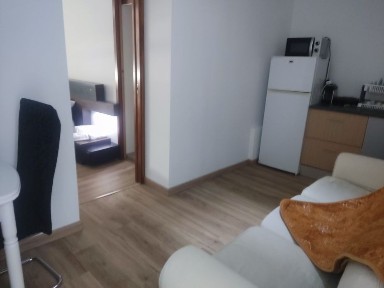 Aluga se t0 ao metro marques