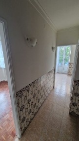 Aluga-se apartamento