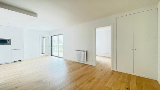 T1 + 1 em empreendimento de luxo com piscina interior e ginásio