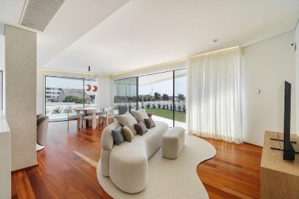 Apartamento com acesso privado na 1ª linha da praia e piscina privada