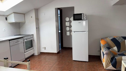 Apartamento T1 mobilado, renovado, no centro de Leiria, c/ net e TV