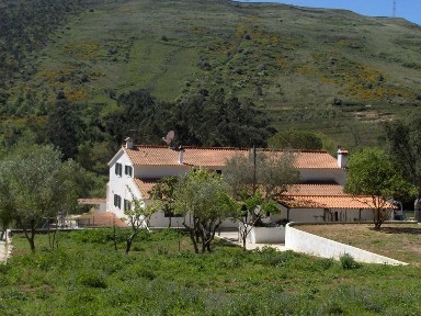 T0 Mobilado no Campo a 15 minutos de Lisboa p/ 1 pessoa sózinha