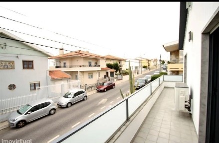 T2 no 1.º Andar de Moradia | São Domingos de Rana / Parede