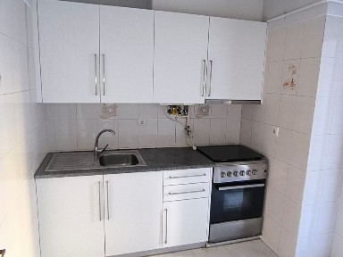 Apart.T1 (semi-equipado) junto a Coimbra-B