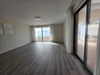 Apartamento t2 Santiago ( Sesimbra ) primeira linha vista de mar.