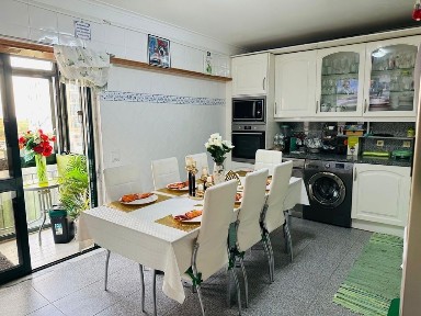 Apartamento T4 Casal da Barota com Garagem