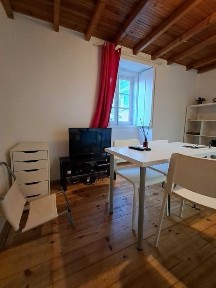 T-3 Mobilado+Equipado+ pátio. CENTRO Lisboa. Só renda+caução.