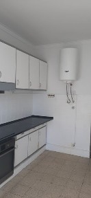 Almada T2 bem localizado.