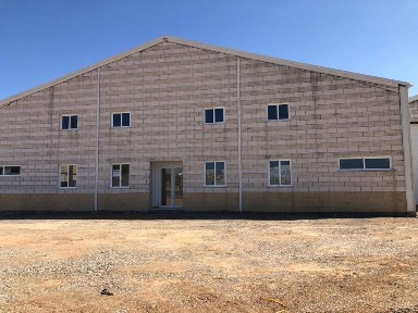 Arrenda-se Armazém Monforte