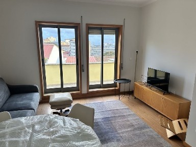 Arrenda-se apartamento T1 centro do Porto! Ao Jornal Noticias…