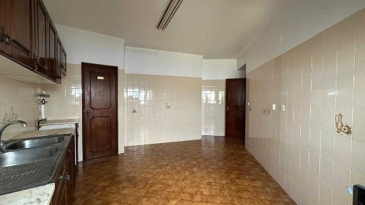 Apartamento T3 com excelentes áreas, São Sebastião, Setúbal