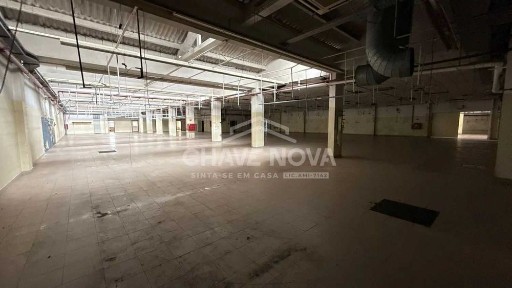 Instalação Industrial em Alfragide 7144 m²