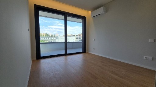 Apartamento T3 em Canidelo com vista mar