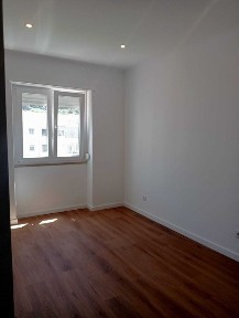 Apartamento T2 Remodelado na Portela de Sintra - Vista Desafogada