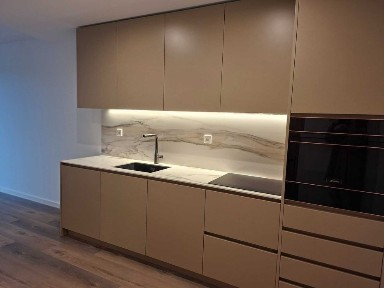 Arrenda-se apartamento Novo com piscina e garagem