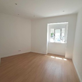 Imóvel T2 renovado com qualidade, em ótima zona da Amadora