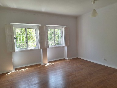 Apartamento T4 junto ao metro de Entrecampos