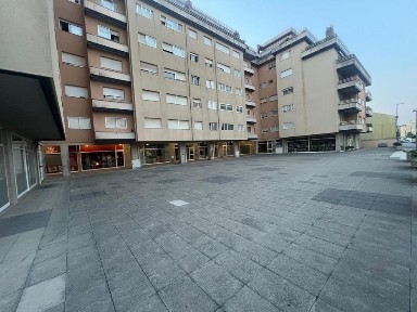 Apartamento T1+1 V. N. Gaia, J/ VCI e Rotunda Morango.