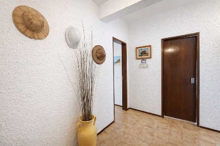 Apartamento T1+1 a 800 metros da Praia de Santa Cruz Silveira Torres vedras