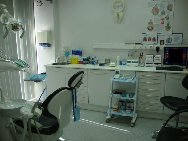Clínica Dentária em Funcionamento Disponível para Transmissão Laranjeiro - Almada