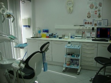 Clínica Dentária em Funcionamento Disponível para Transmissão Laranjeiro - Almada