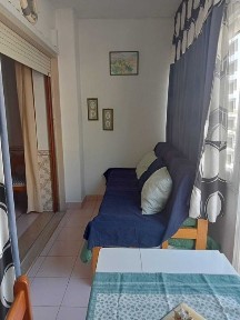 Aluga-se T0+1 para estadia de curta duração, de Junho a Setembro, na praia de Monte Gordo - Algarve