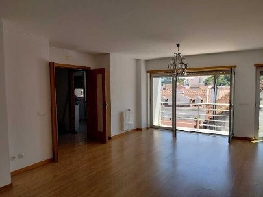 Apartamento T3 semi-novo- Alcobaça - centro histórico