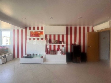 Apartamento de alta qualidade com vistas maravilhosas e exposição nascente, poente, norte e sul para as praias, cidades e campo