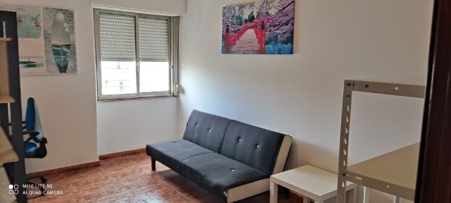 T2 duplex,Mobilado+equipado. só renda+ caução. Tem pátio. Alfama Lisboa