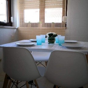 Apartamento T2 com lugar de garagem e varandas