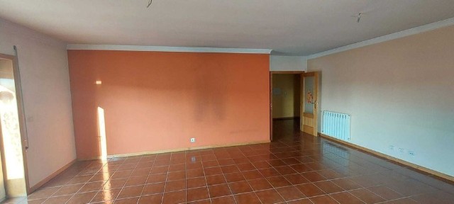 Vende-se apartamento T3 com 163 m2 + sótão com 70 m2