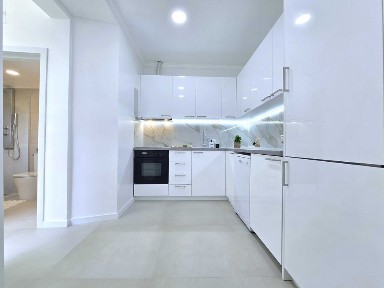 Apartamento T3+1 com Terraço Renovado em Lisboa - Beato