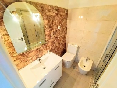 Apartamento T1 renovado com vista mar