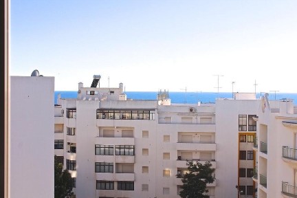 Alugo T1 em quarteira para um período de 10 meses até 30 de junho