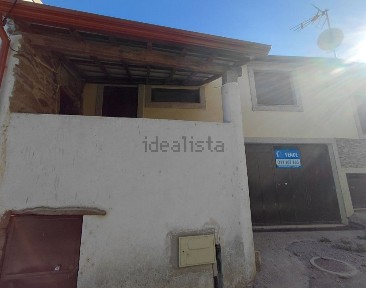 Moradia geminada à venda em Vilarinho dos Galegos