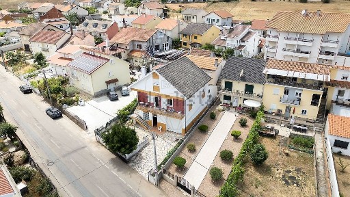 Moradia independente à venda em Sé - Santa Maria - Meixedo