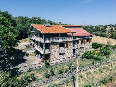 Quinta à venda na Estrada Nacional 217