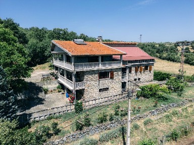Quinta à venda na Estrada Nacional 217