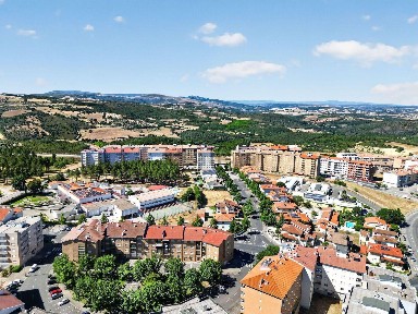 Moradia geminada à venda em Sé - Santa Maria - Meixedo