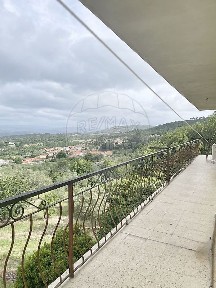 Moradia independente à venda em Amedo