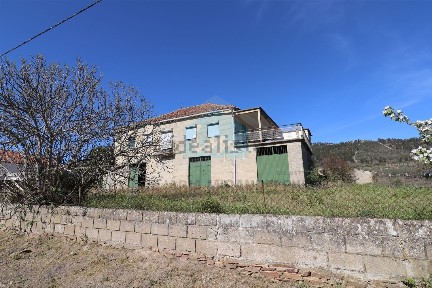 Moradia independente à venda em Marmelos