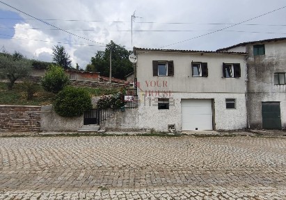 Moradia geminada à venda em Parâmio