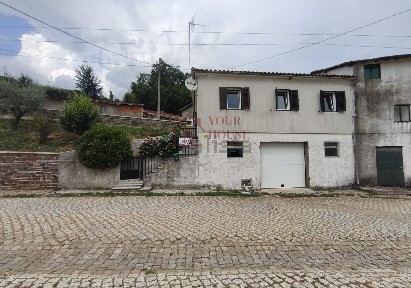 Moradia geminada à venda em Parâmio