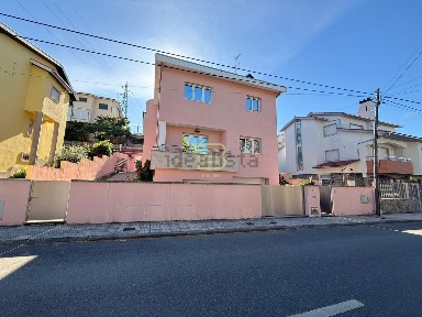Moradia independente à venda em Sé - Santa Maria - Meixedo