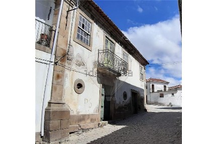 Moradia independente à venda na Rua da Misericórdia