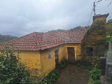 Moradia independente à venda em Parada e Faílde