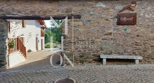 Moradia independente à venda em R. da Forja
